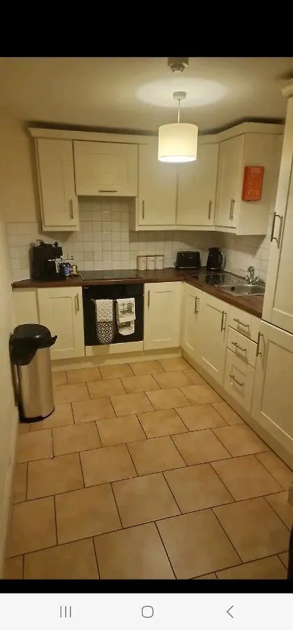 Apartment 5 Belfast 0*,  Regno Unito